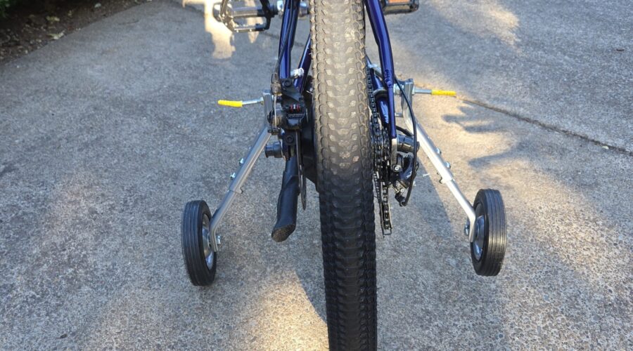 Showing training wheels on tandemez